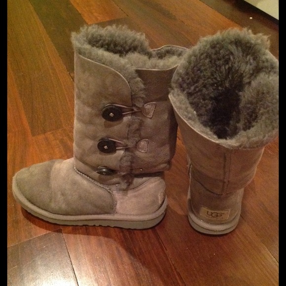 AUTHENTIC GREY BAILEY BUTTON TRIPLE TALL UGGS