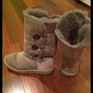 AUTHENTIC GREY BAILEY BUTTON TRIPLE TALL UGGS