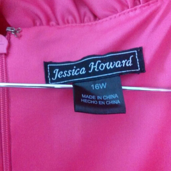 Pink satin Knee length Dress - Picture 2 of 3