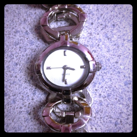 Quartz silver watch