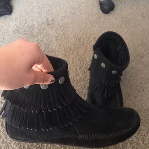 Black Minnetonka Moccasins