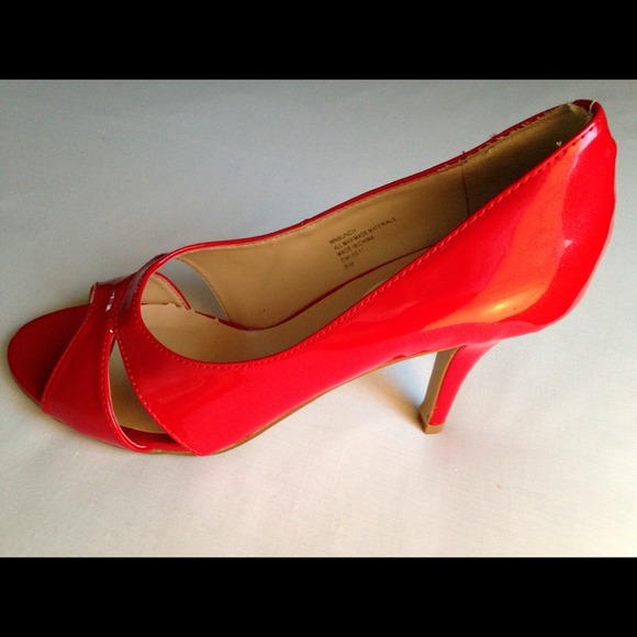 SOLD Nine West Sandal Heel - Picture 2 of 4