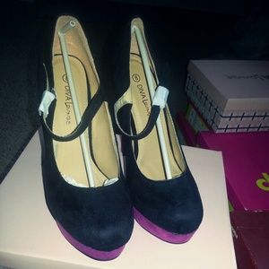 NEW black and pink heels