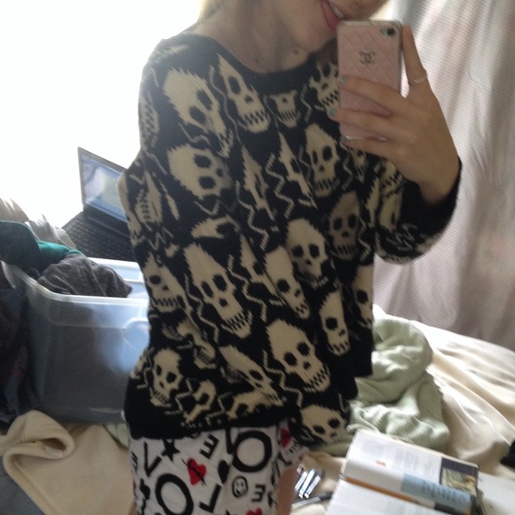 ❌TRADED❌LF Skull Sweater - Picture 4 of 4