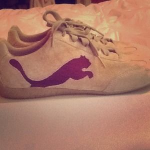 Dark purple & tan pumas