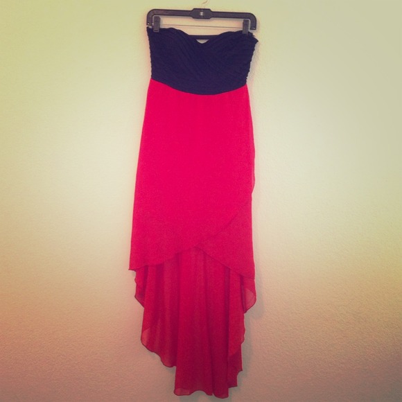 🚫SOLD🚫 Red and Black Hi-low Dress