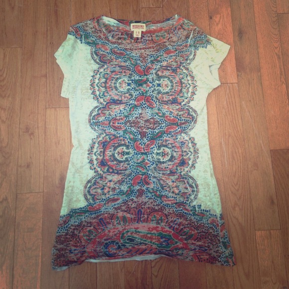 Tribal design t shirt