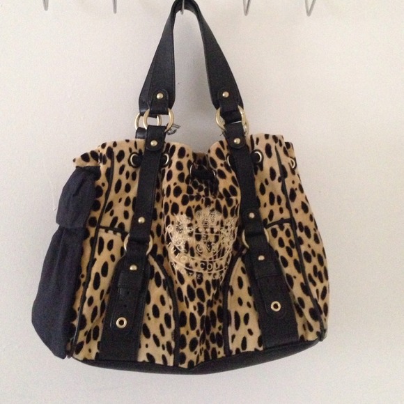 Juicy Couture Handbags - 🎀Juicy Couture hand bag !🎀