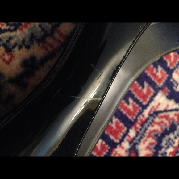 Tahari patent black heels - Picture 3 of 4