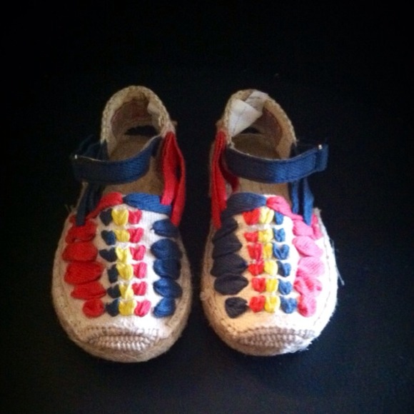 ❌SOLD❌ Baby Gap strap on shoes for toddler 👧