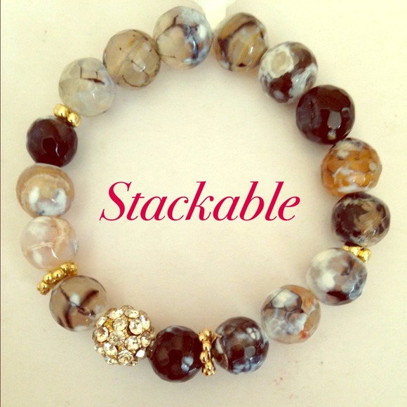 Semiprecious bracelet with rhinestone detail
