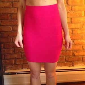 BCBG MaxAzria power skirt in Small