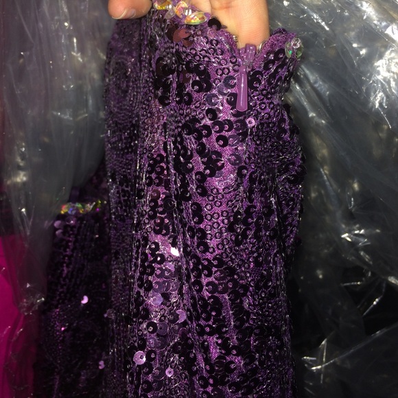 PROM DRESS!! 💃 - Picture 4 of 4