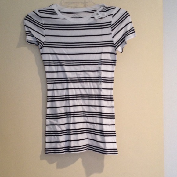 Old navy tee shirt