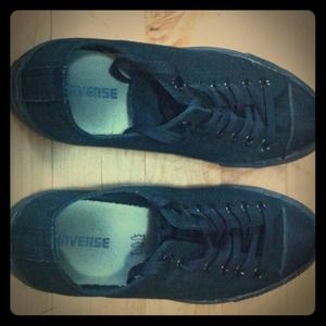 Black converse