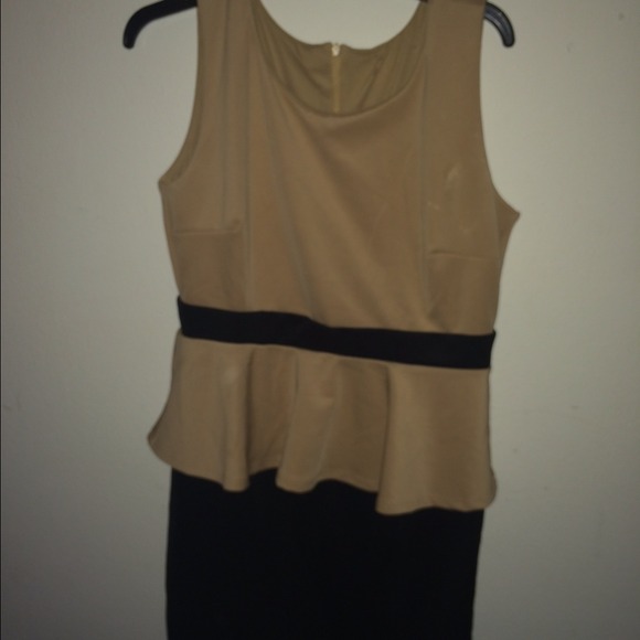 Beige and black peplum dress - Picture 1 of 1