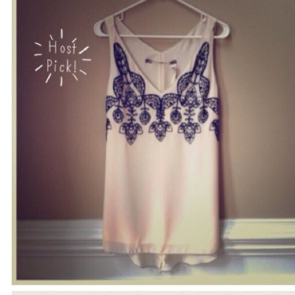 SOLD Flowy black & cream hi-low top - Picture 3 of 4