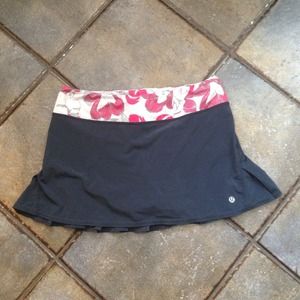 Lululemon skirt 8