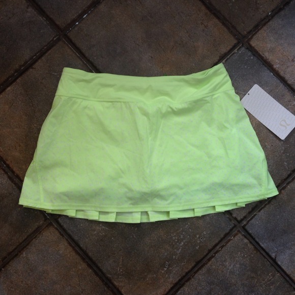 Lululemon pacesetter skirt NWT 8