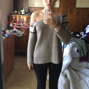 Brandy Melville sweater