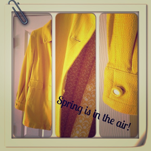 Banana Republic Jackets & Coats Banana Republic Yellow Lined Spring