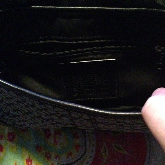 REDUCED 😮 Authentic small black coach bag - Picture 4 of 4