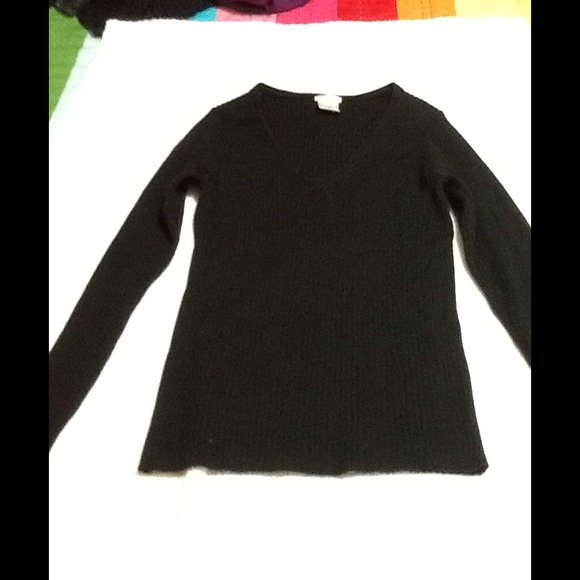 Black v neck sweater