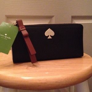 Kate Spade black zipper wallet