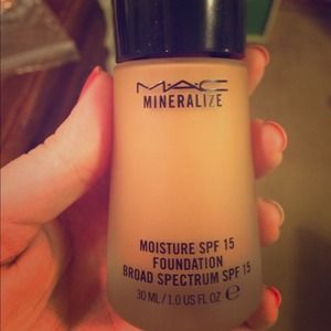 💙bundle💙 Mac foundation nw35 and cosmetic benefi