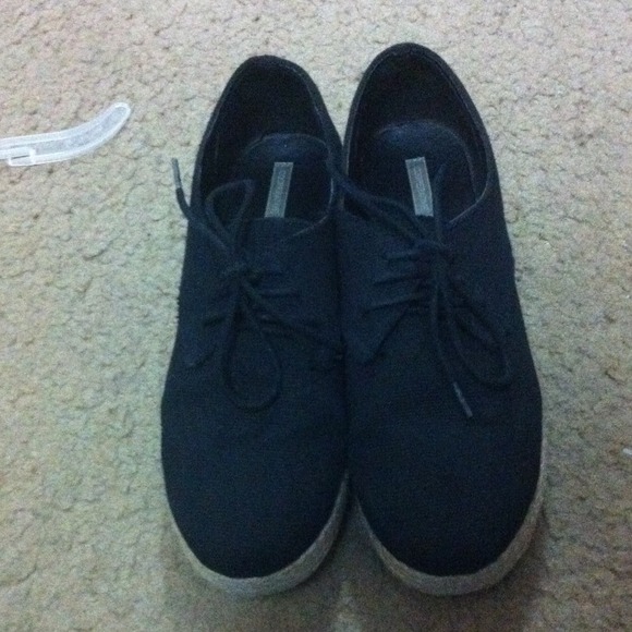 Urban Outfitters Black Platform Shoes - Picture 1 of 2