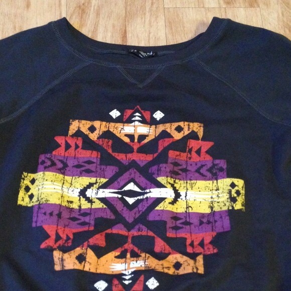 NWOT Tribal Sweatshirt - Picture 2 of 2