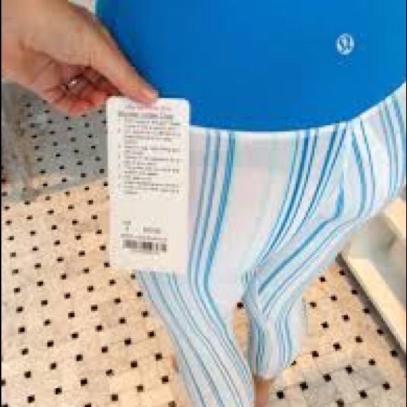 Lululemon candy stripe wunder under pants 8 - Picture 4 of 5