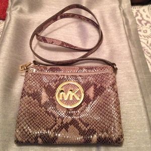 Michael Kors crossbody wallet/handbag