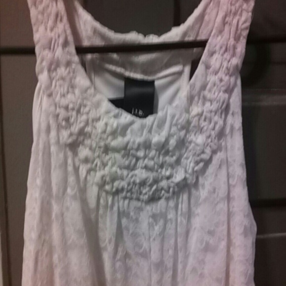 Super Sweet lace sleeveless blouse - Picture 2 of 3