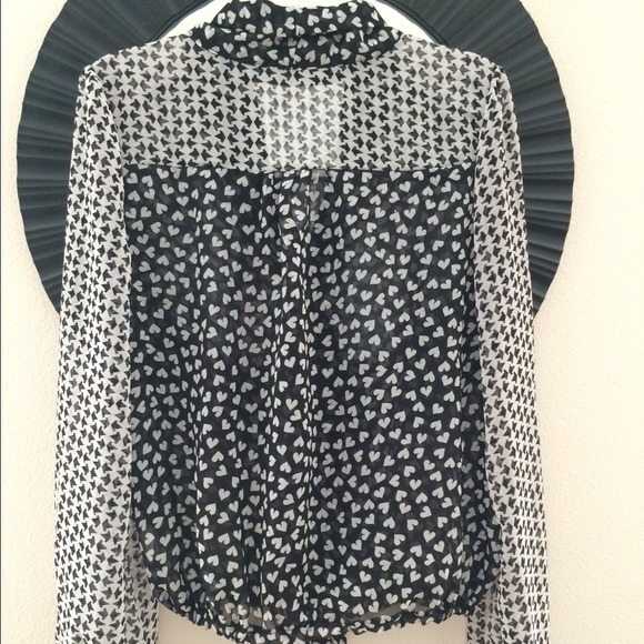 🚫Sold🚫Love Culture Heart top w neck tie - Picture 2 of 4