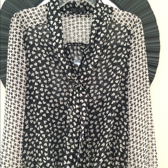 🚫Sold🚫Love Culture Heart top w neck tie - Picture 3 of 4