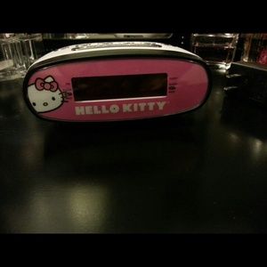 HELLO KITTY CLOCK