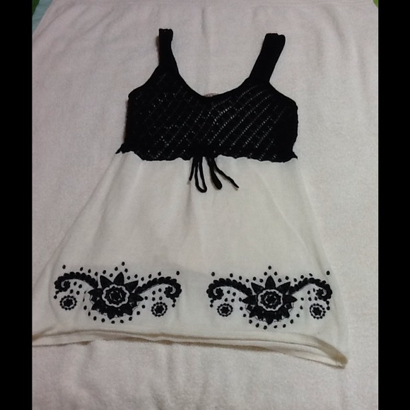 Beautiful black and white dressy tank