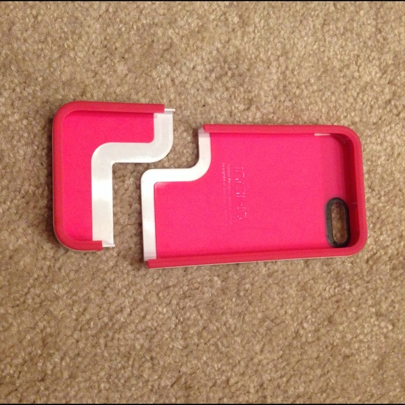 iPhone 4 pink and white case