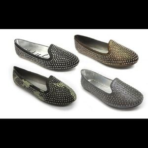 Edgy Camo/Olive Studded Flats