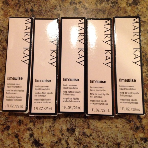 Mary Kay Time-wise Luminous Wear Foundation