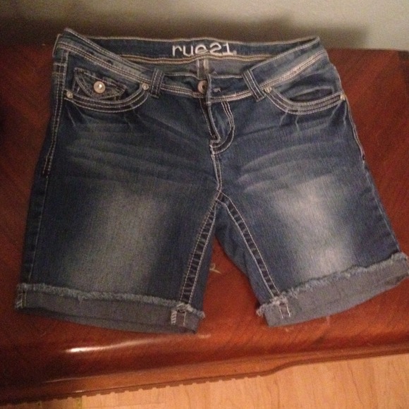 Rue 21 shorts about mid thigh