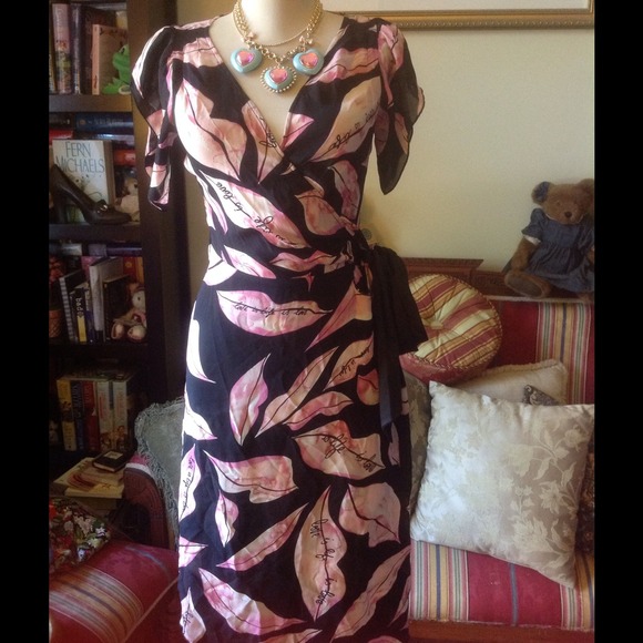 DVF wrap shell