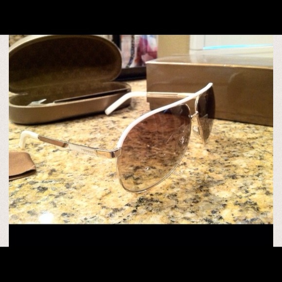 ⭕️SOLD locally ⭕️Gucci sunglasses