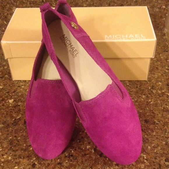 💢sold💢Michael by Michael Kors suede slip on