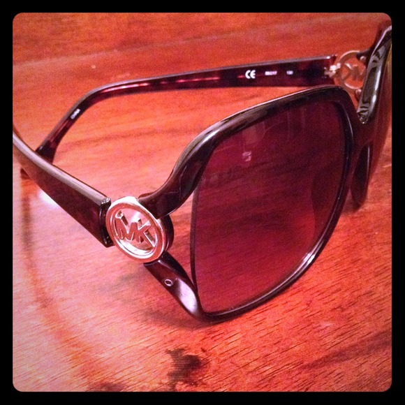 Reserved for ashhhxx Michael Kors shades
