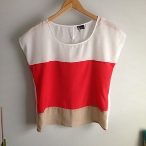 Red color block short sleeved blouse