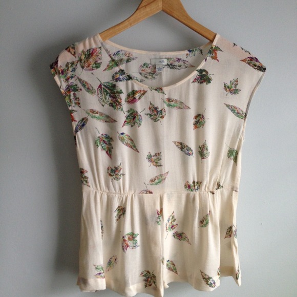 ❌RESERVED leaf printed blouse with slight peplum
