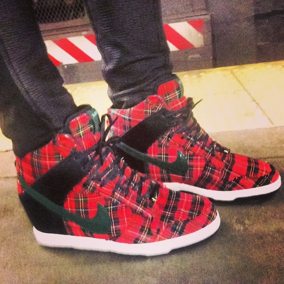 Nike Shoes - Nike sky high london