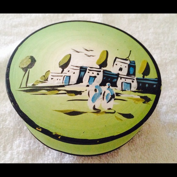 HAND PAINTED JEWERLY BOX DIRECTLY FROM MOROCCO;-) - Picture 1 of 2